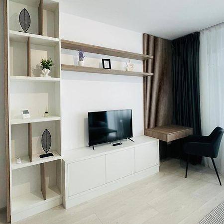 Q Royal Apartment - Palas Center Iasi Esterno foto