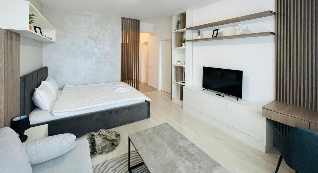 Q Royal Apartment - Palas Center Iasi Esterno foto