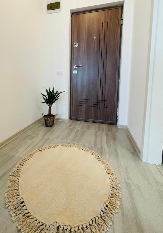 Q Royal Apartment - Palas Center Iasi Esterno foto